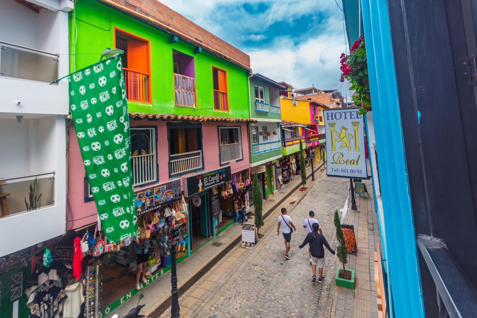 Hotel Real Guatape Bagian luar foto