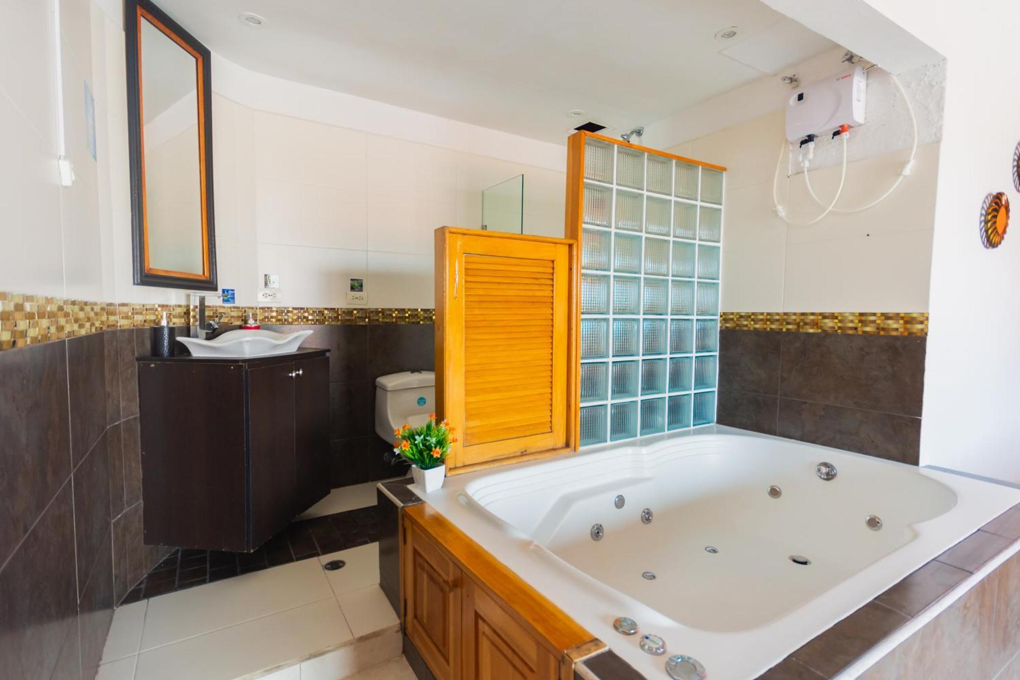 Hotel Real Guatape Bagian luar foto