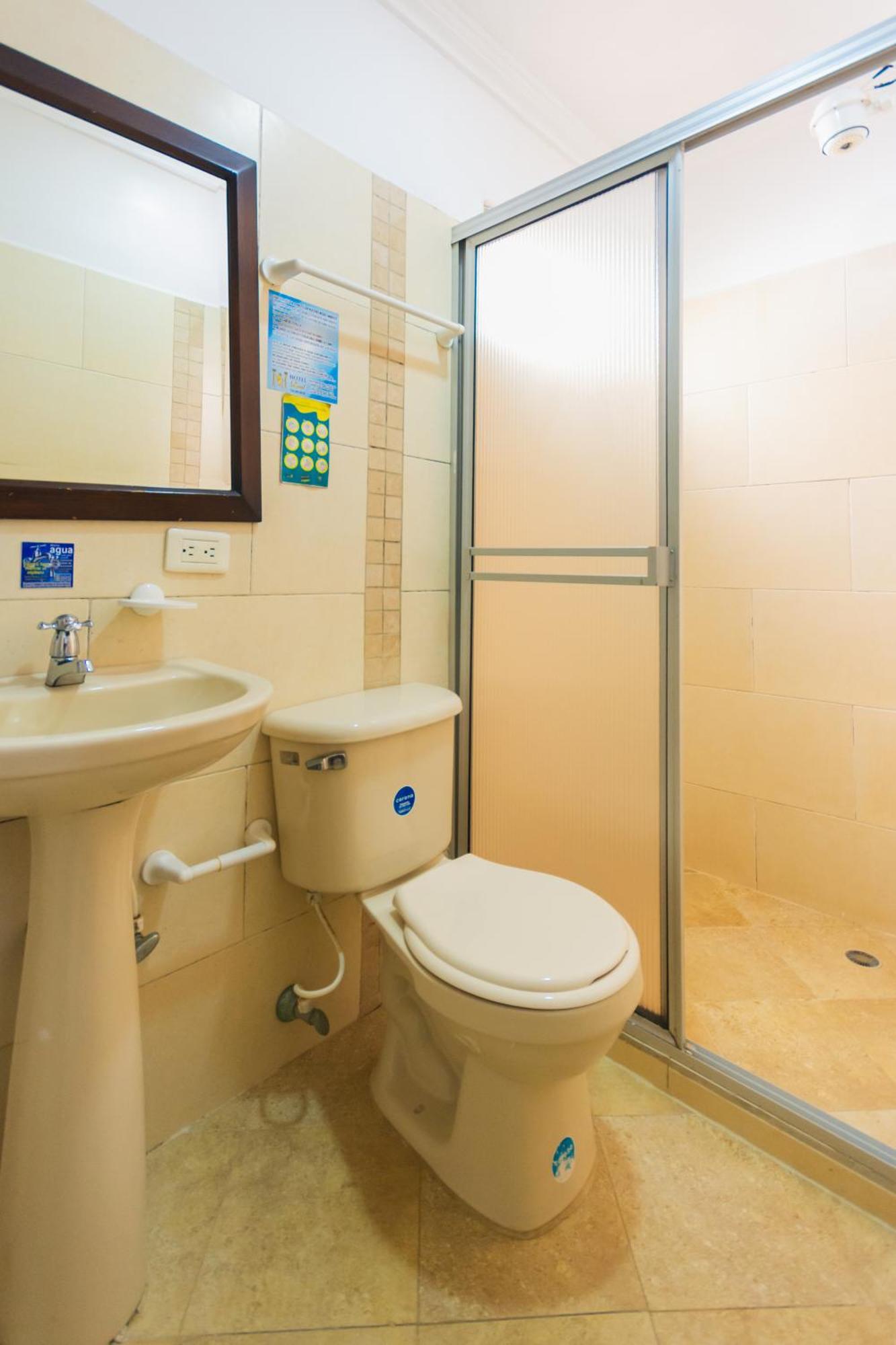 Hotel Real Guatape Bagian luar foto