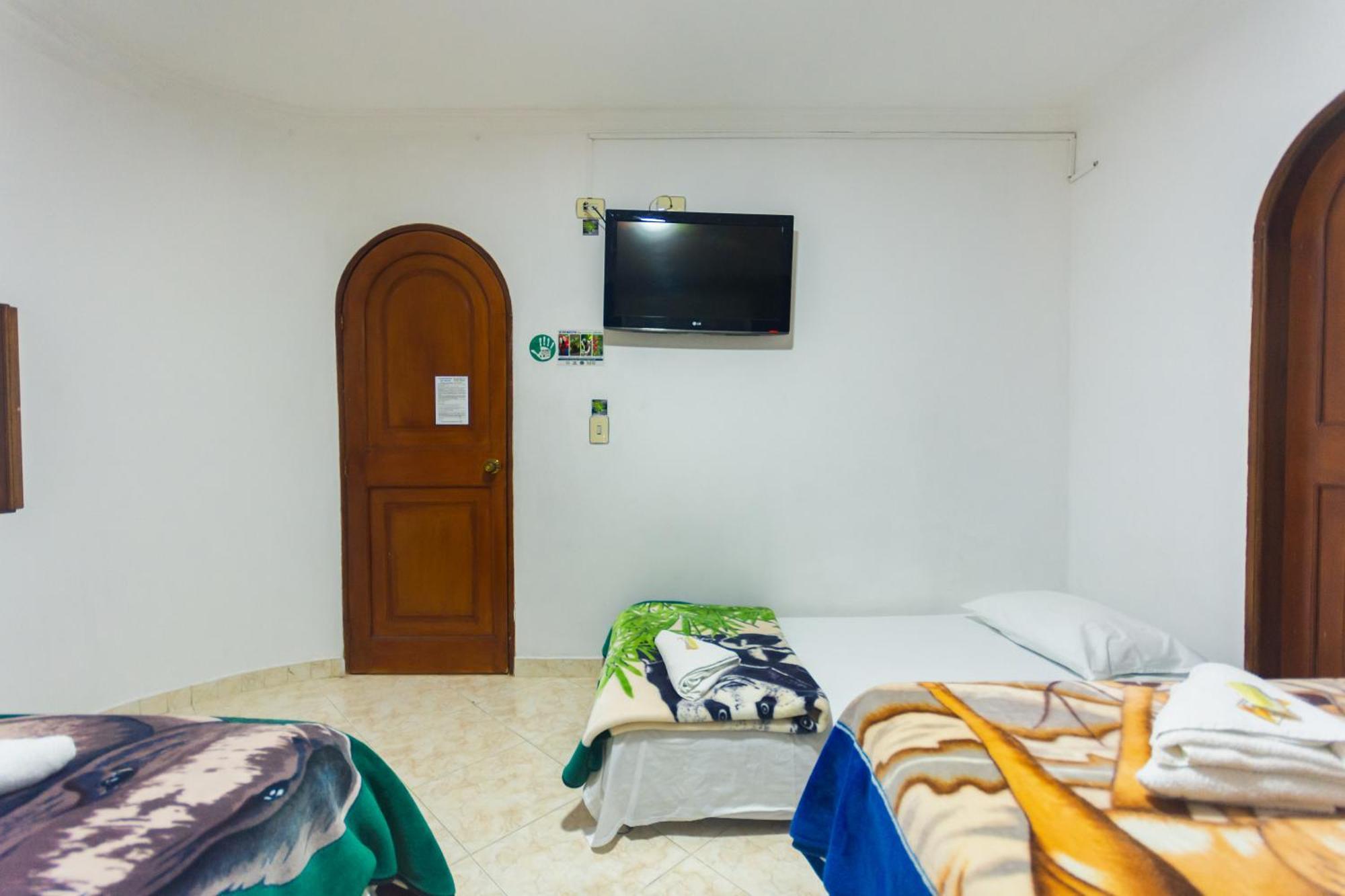 Hotel Real Guatape Bagian luar foto