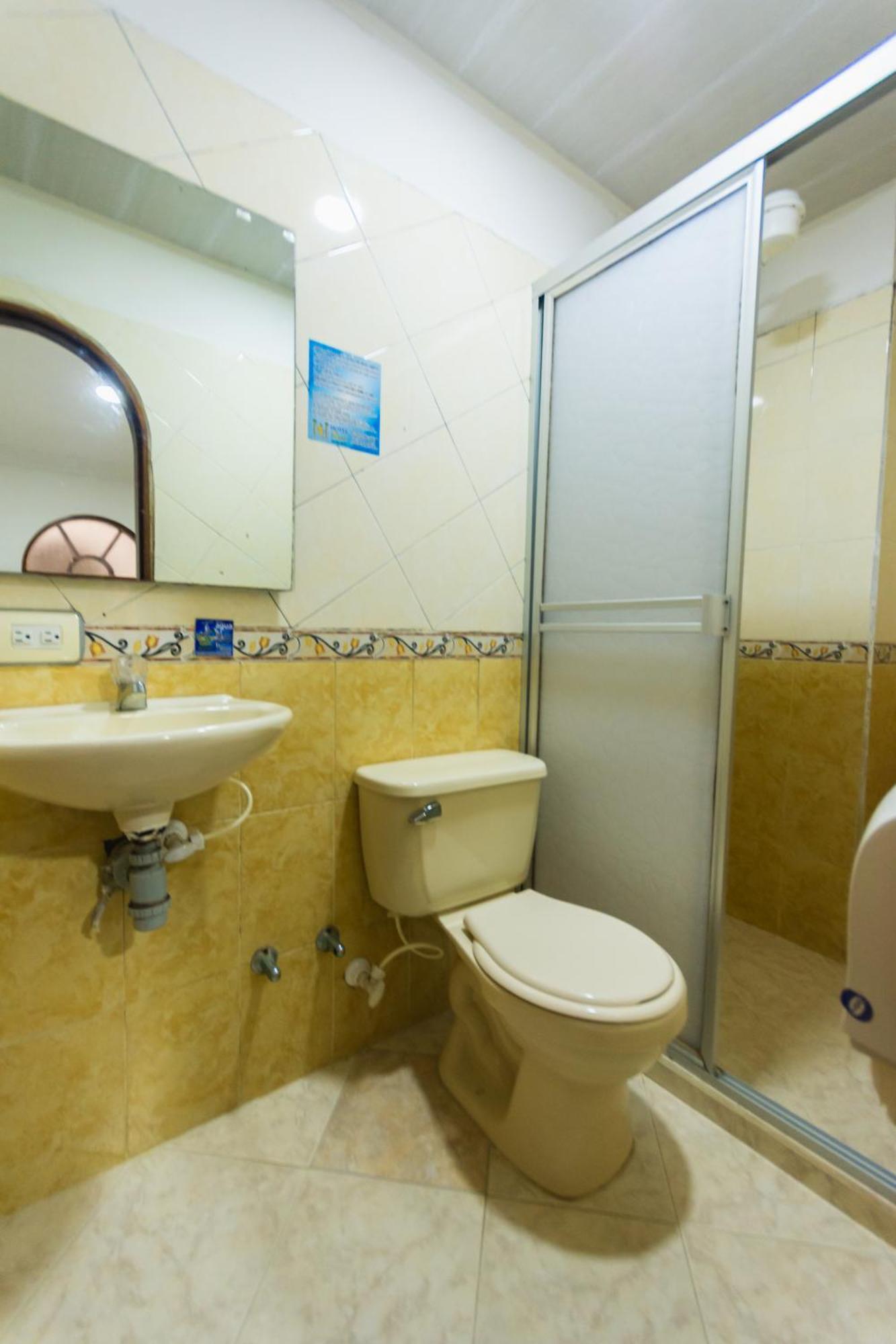 Hotel Real Guatape Bagian luar foto