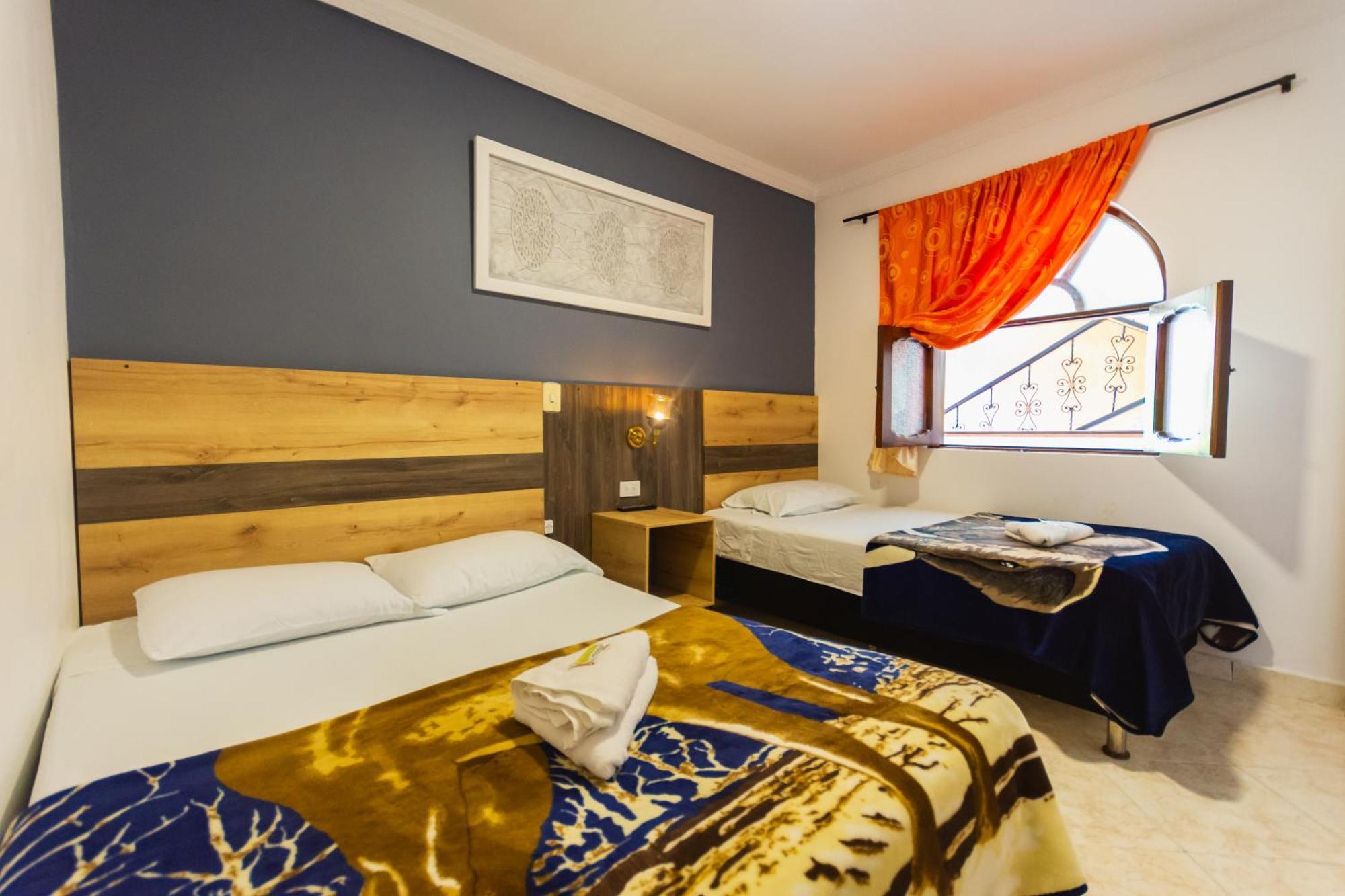 Hotel Real Guatape Bagian luar foto
