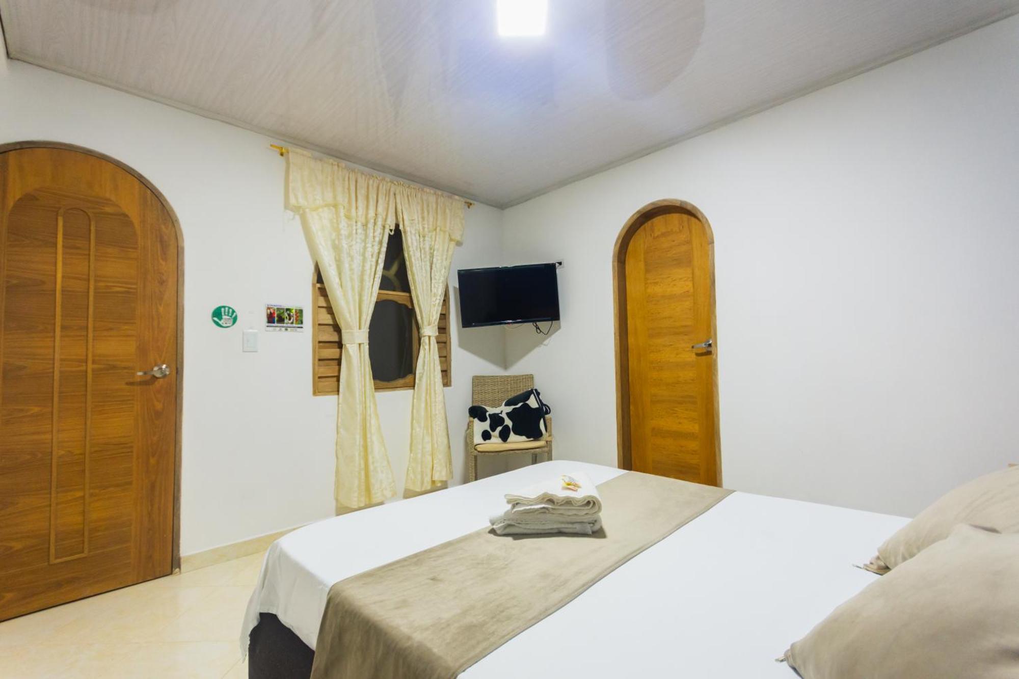 Hotel Real Guatape Bagian luar foto