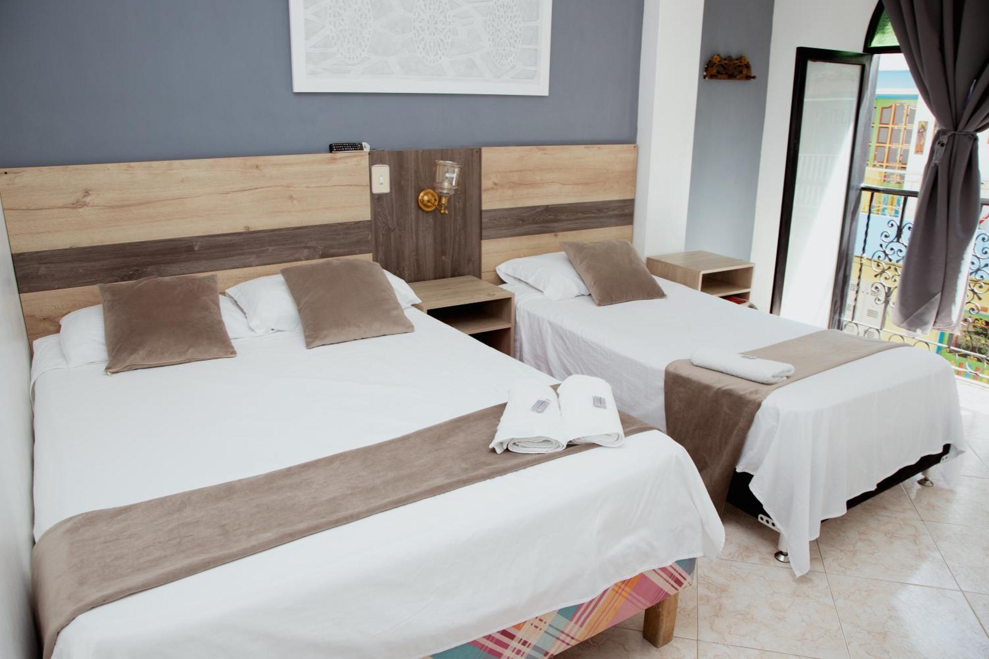 Hotel Real Guatape Bagian luar foto