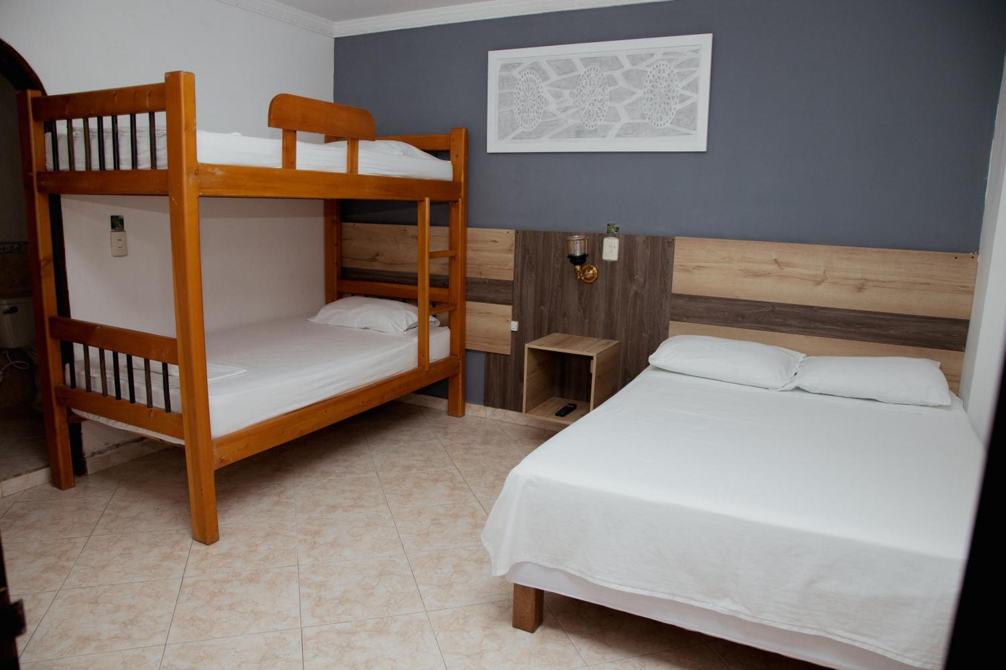 Hotel Real Guatape Bagian luar foto