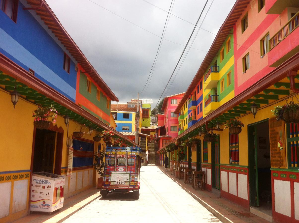 Hotel Real Guatape Bagian luar foto